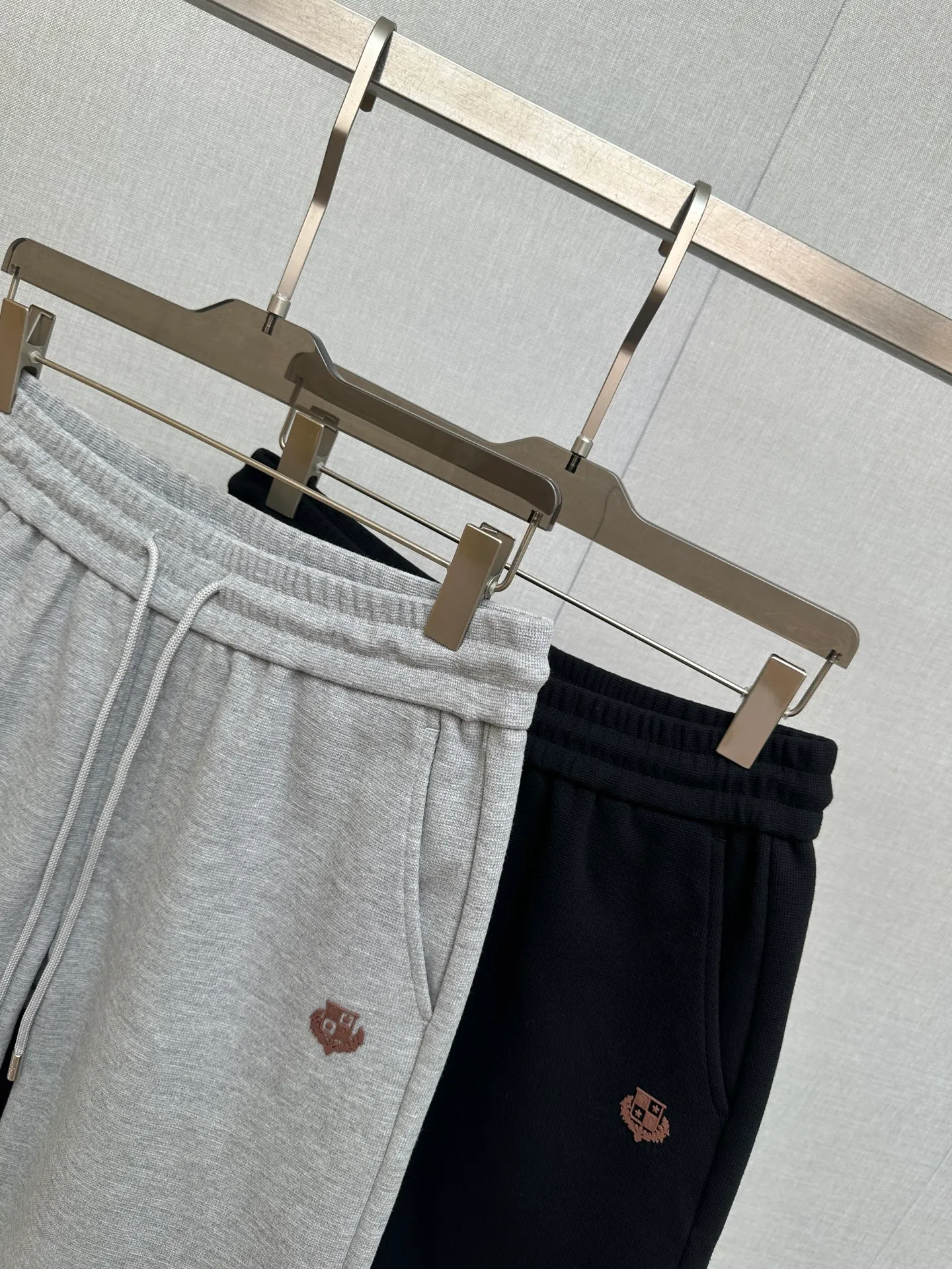 LP Hot Sale Shorts 2026ss New Arrival Men's Casual Shorts, Premium Version! The custom-made fabric Breathable in the counter has high comfort, impeccable details, and brand design concept, reflecting high quality. It feels delicate and soft! It presents a casual cut and the upper body shape is great! Sizes:M-4XL
